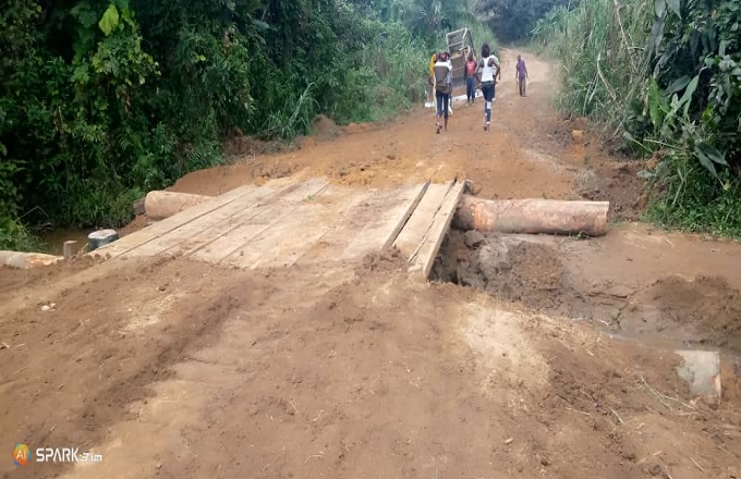  Congo : Le pont sur la rivière  Bichida s'affaisse, la route Mbinda-Mayoko fermée et les populations se lamentent
