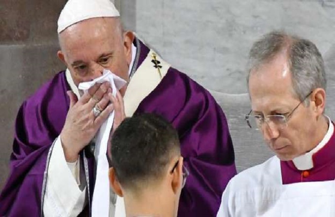 Honte à ceux qui méprisent notre Pape François -Ils devront en répondre un jour ! Voyez le bien qu'il fait ! - Page 2 A-A-A-A-A-A-A-A-A-A-A-A-A-A-CORONA-PAPE