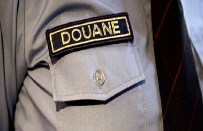 Brazzaville : Un policier vole le téléphone portable d’un douanier  pendant les répétitions du défilé du 15 août 