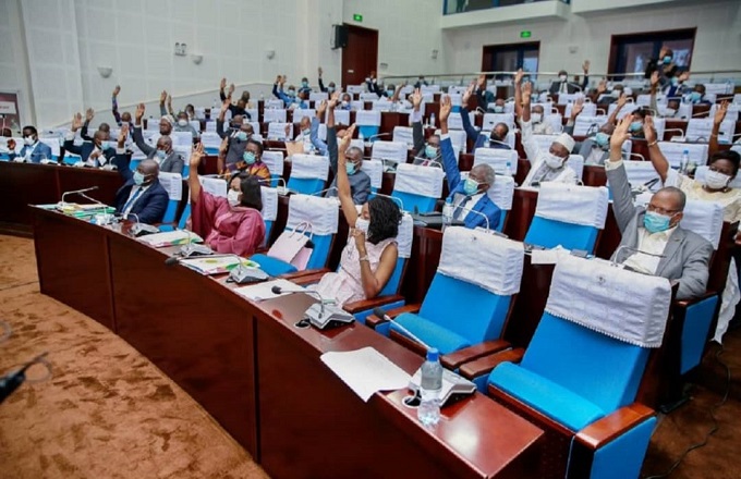 Togo - Constitution :  À l’unanimité, les députés adoptent le passage du pays à un régime parlementaire
