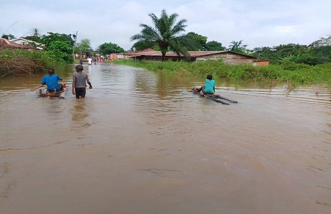 Inondations à Divenié : Le maire Emile Mabioko Boukala dresse un bilan  provisoire des dégâts