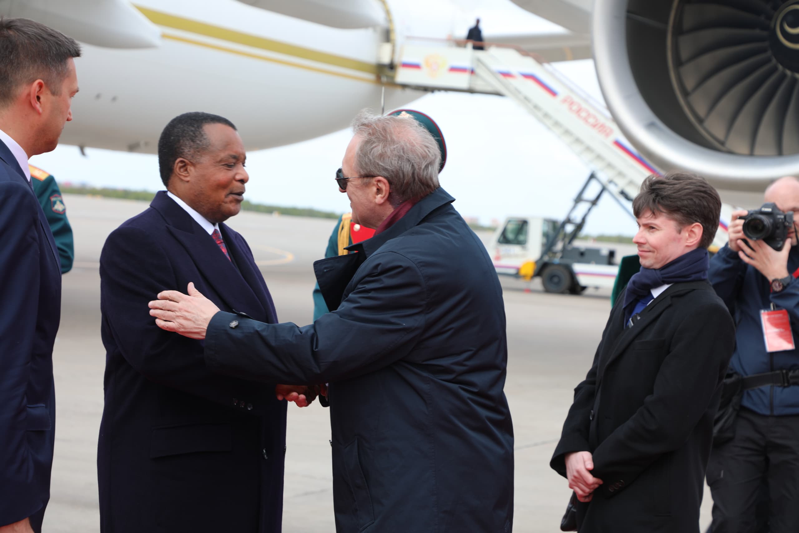  Denis Sassou-N’Guesso est arrivé à Moscou pour célébrer le 80e anniversaire de la victoire des alliés sur l’Allemagne nazie