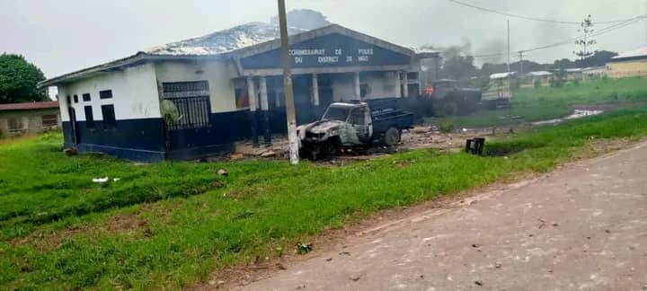 Congo : Les jeunes en colère ont pulvérisé le commissariat et deux véhicules opérationnels à Ngo