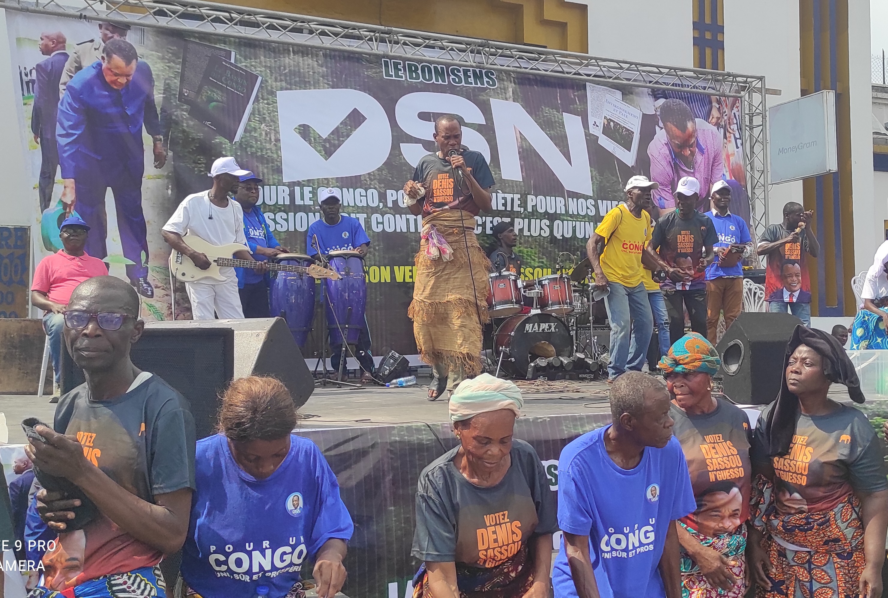 Carnaval culturel du CAUBES : une semaine de fête et d’engagement écologique au cœur de Brazzaville