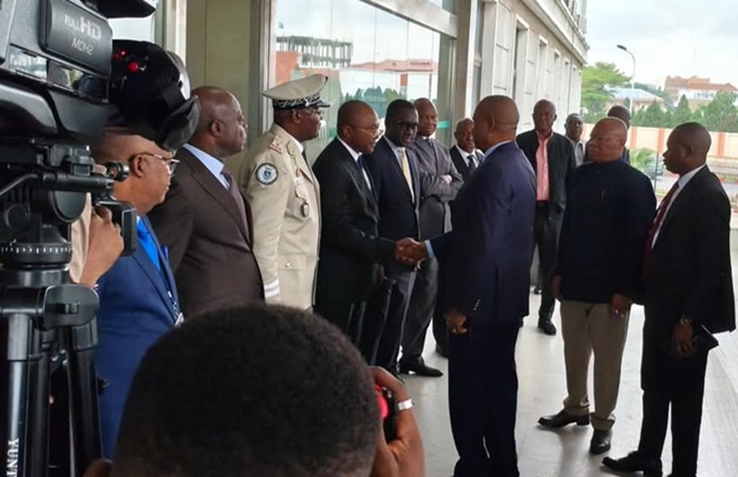 Congo – Obtention du passeport : Le ministre de l'intérieur, Jean Olessongo Ondaye a effectué une descente d’imprégnation dans les services de l'Immigration