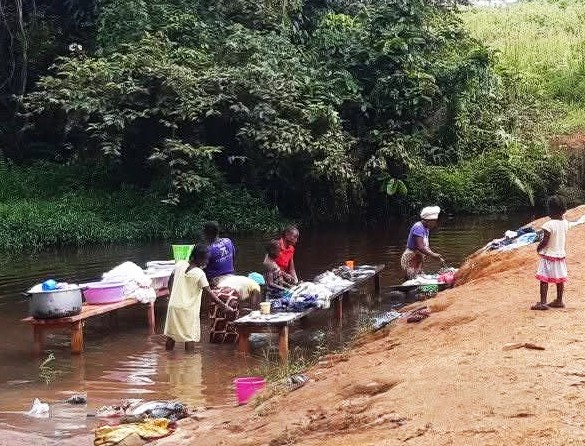 La rivière, ce “réseau social” version village : là où tout coulait même les sentiments (Par Jarele Sika)