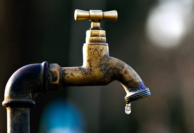 Pointe-Noire : à Ngoyo Zéphyrin, l’eau a pris deux mois de vacances, les robinets broient du noir !