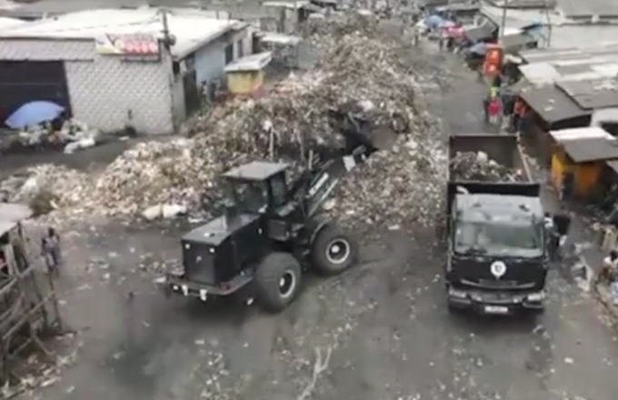 Pointe-Noire - Salubrité : Le Colonel major Michel Innocent Peya déploie l'unité d'assainissement de la DGFE au service des populations de la ville de Pointe-Noire, conformément à la vision écologique du Chef de l'Etat 